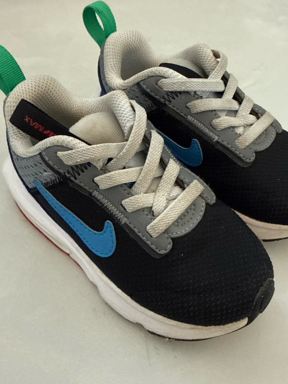 Nike Kids Black and Blue Low-Top Sneaker with Gray Accents
